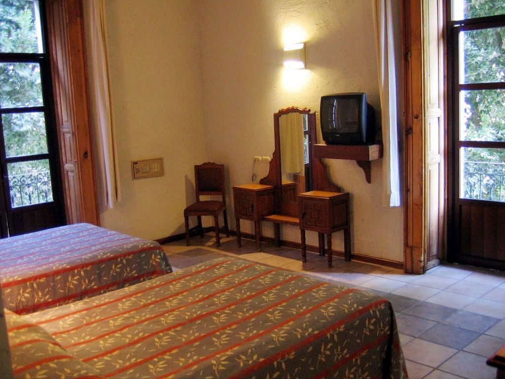 Colonial Hotel 3*
